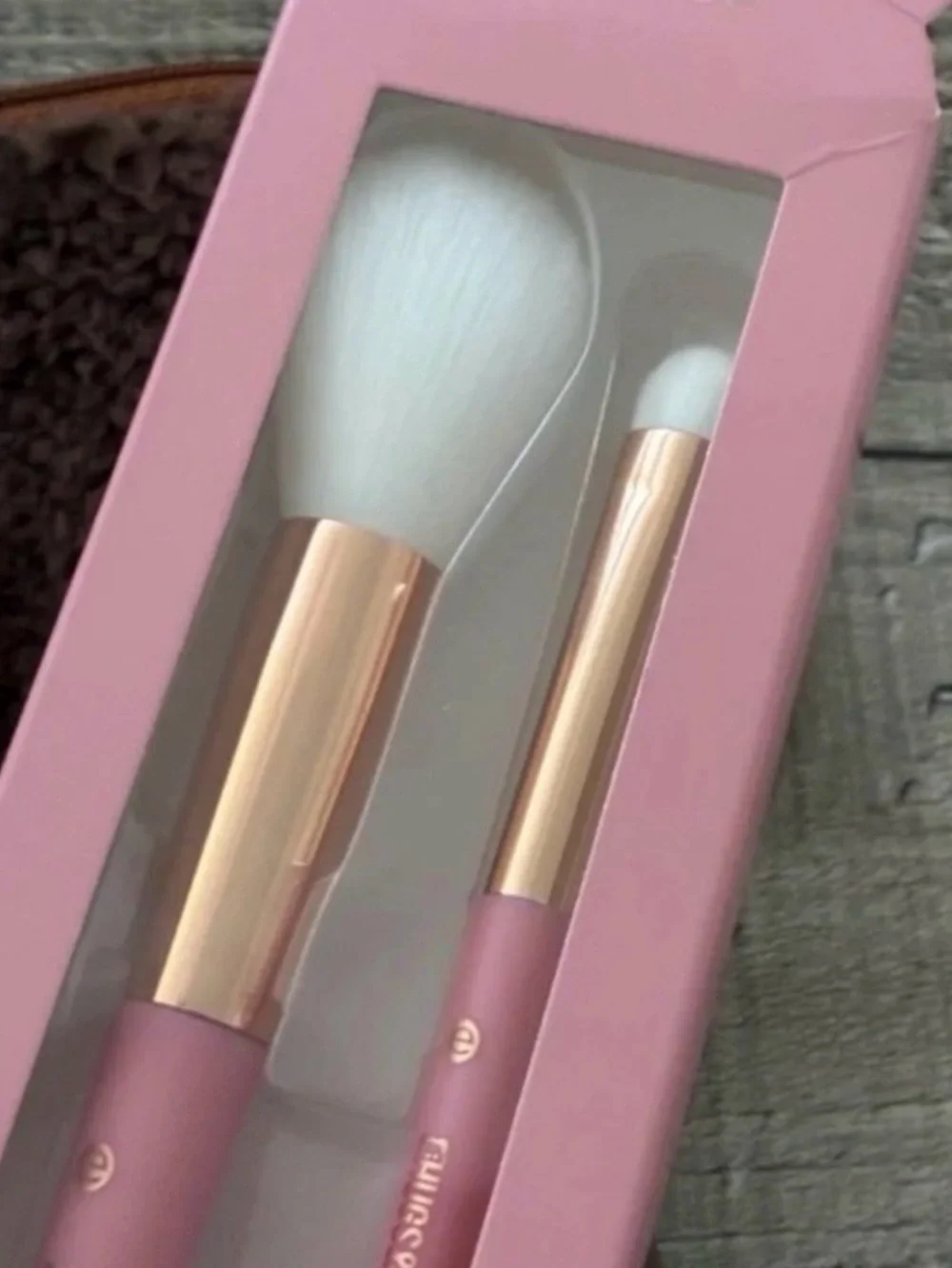 Essence Hugs & Teddies Eye & Face Makeup Brush Set